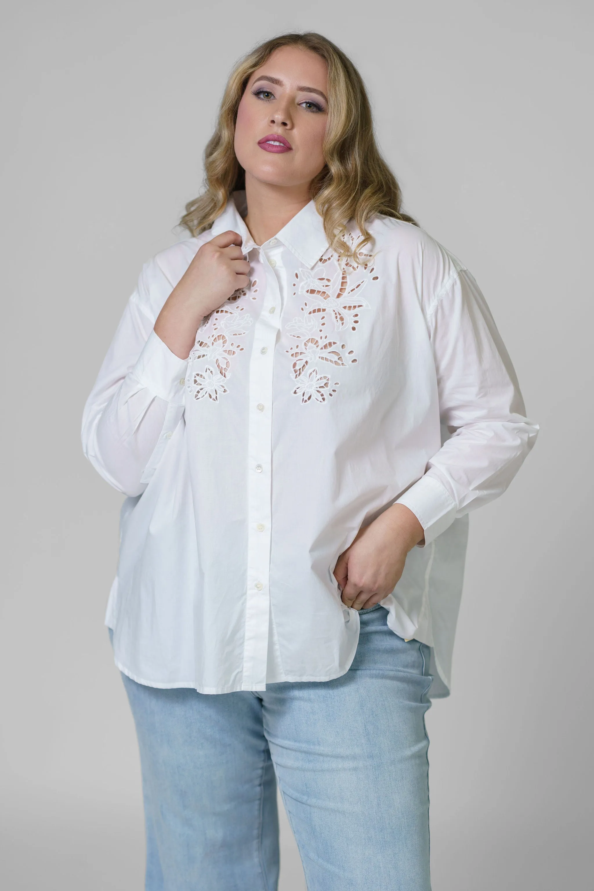 CALANDRA EMBROIDERED TOP