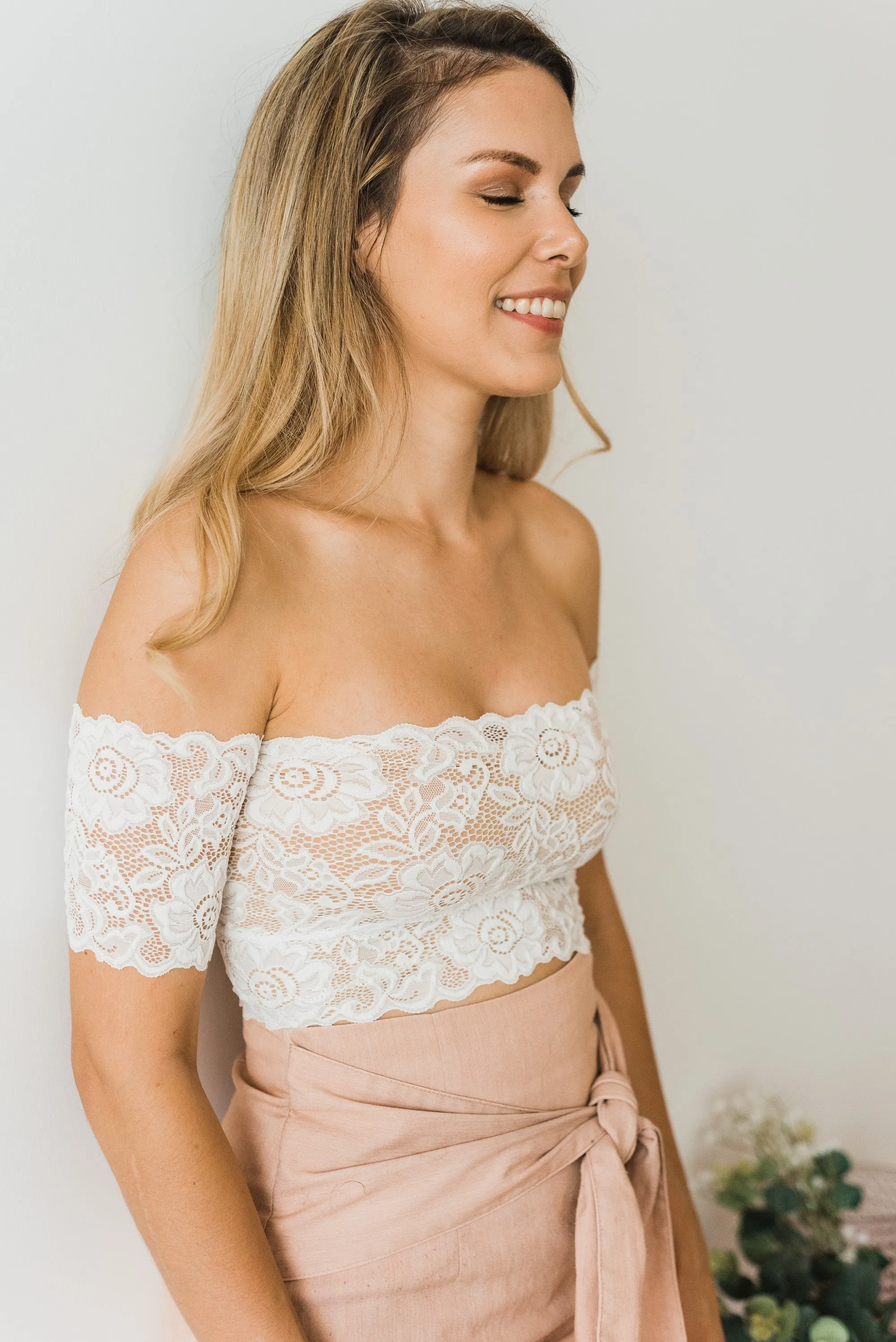 Ivy Off The Shoulder Crop