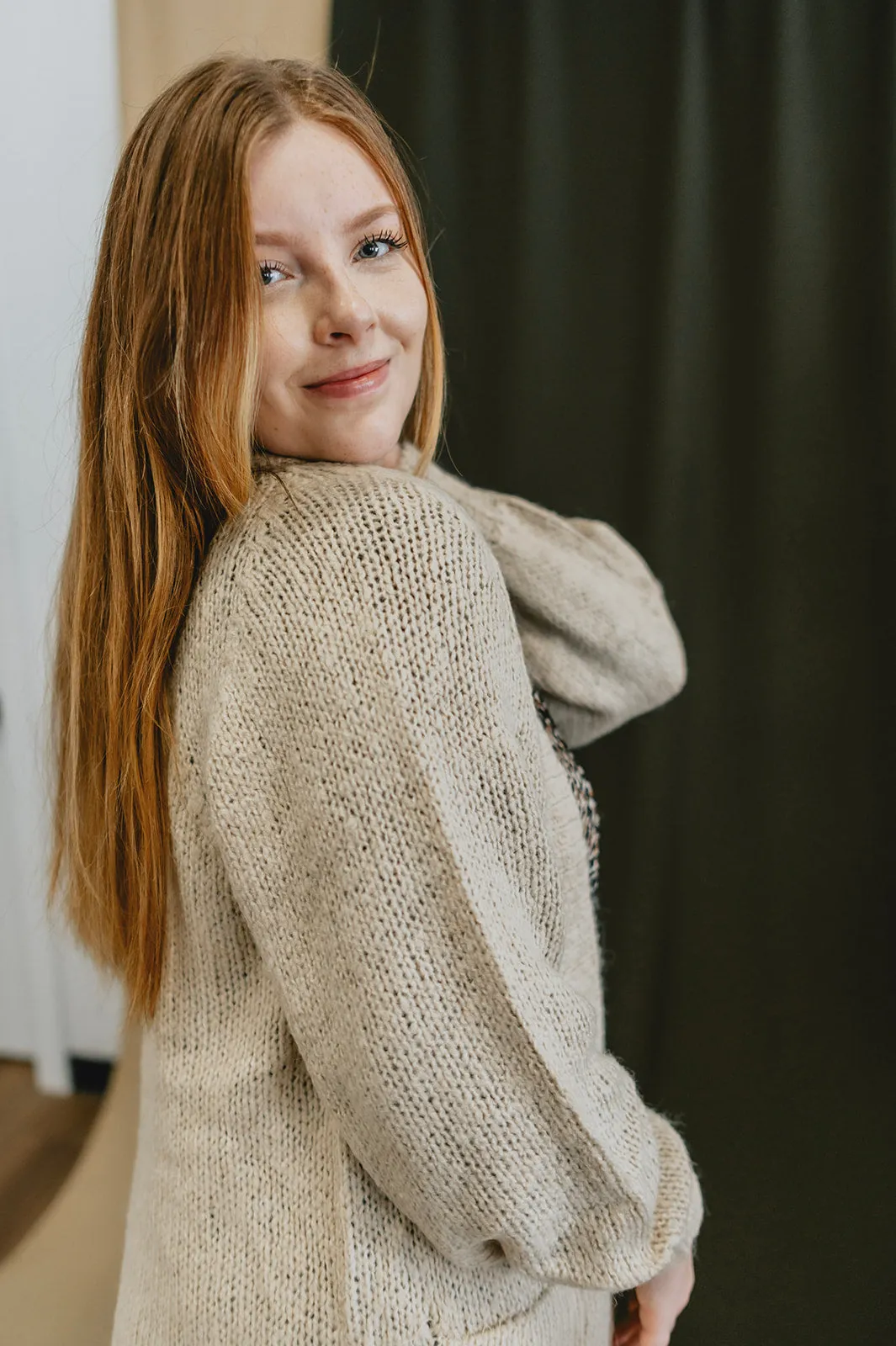 The Omira Cardigan - Oatmeal