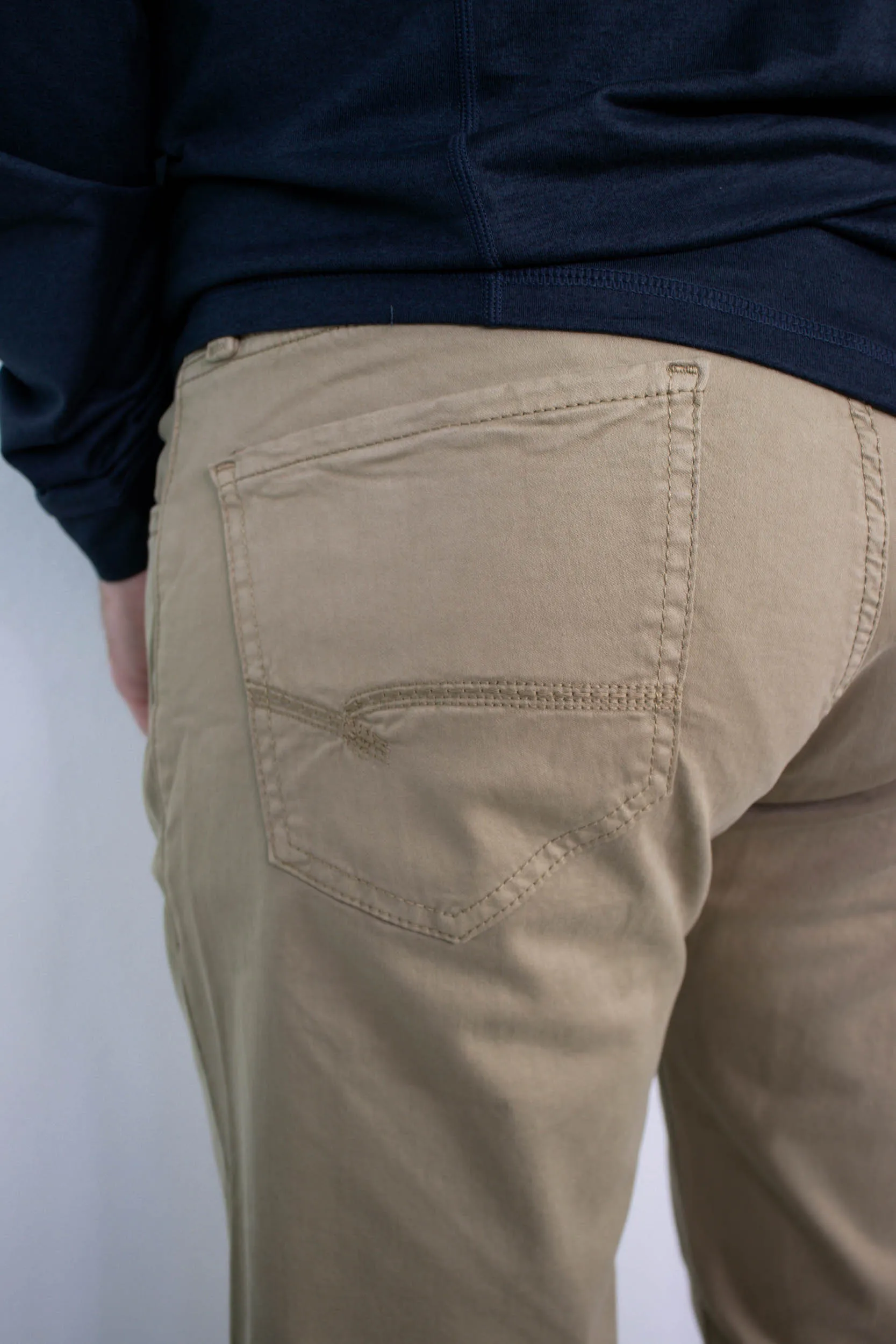 Zach Straight Leg Jean | British Khaki Twill